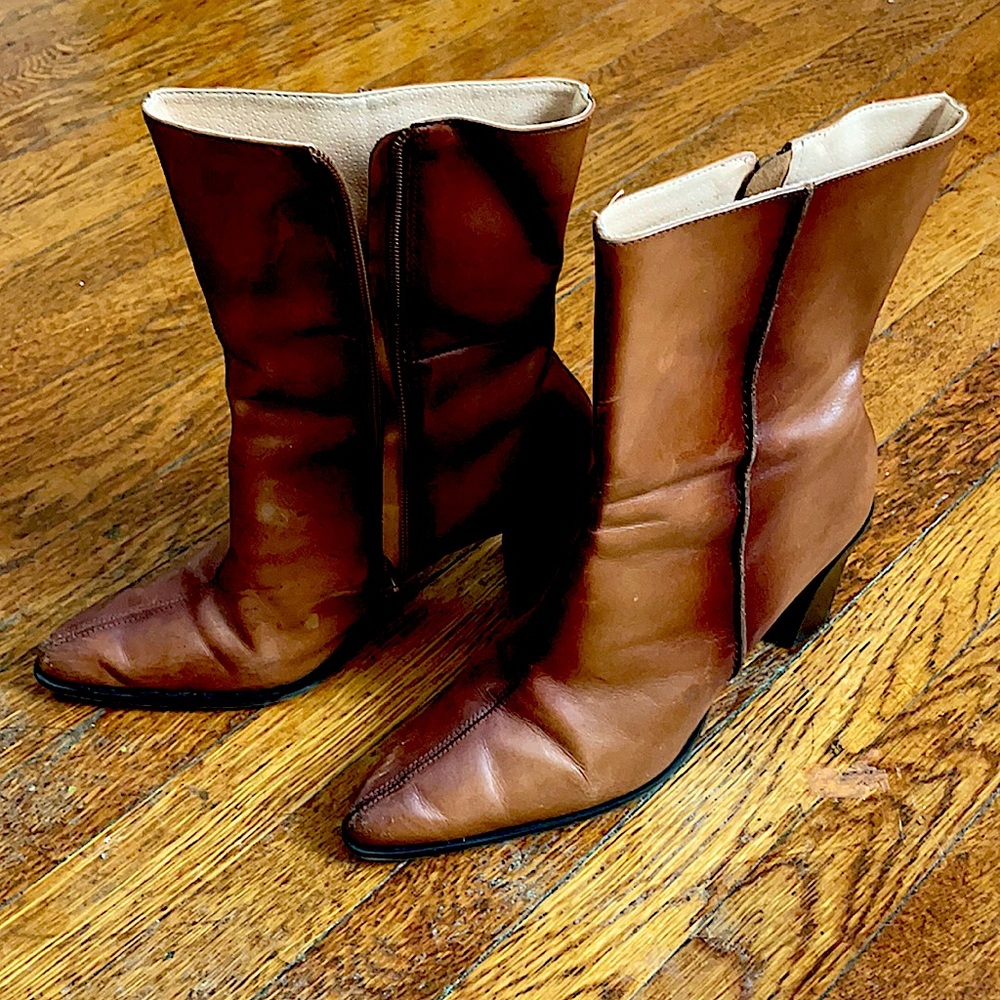 Tan Hokus Pokus Boots!